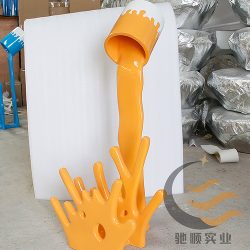 玻璃鋼創意油漆桶雕塑